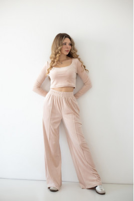 Костюм жіночий